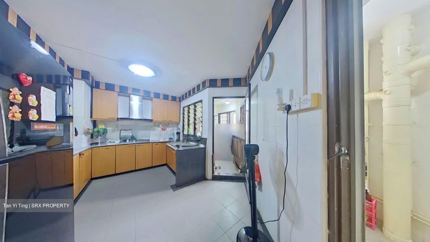 Blk 205C Compassvale Place (Sengkang), HDB 5 Rooms #532056161